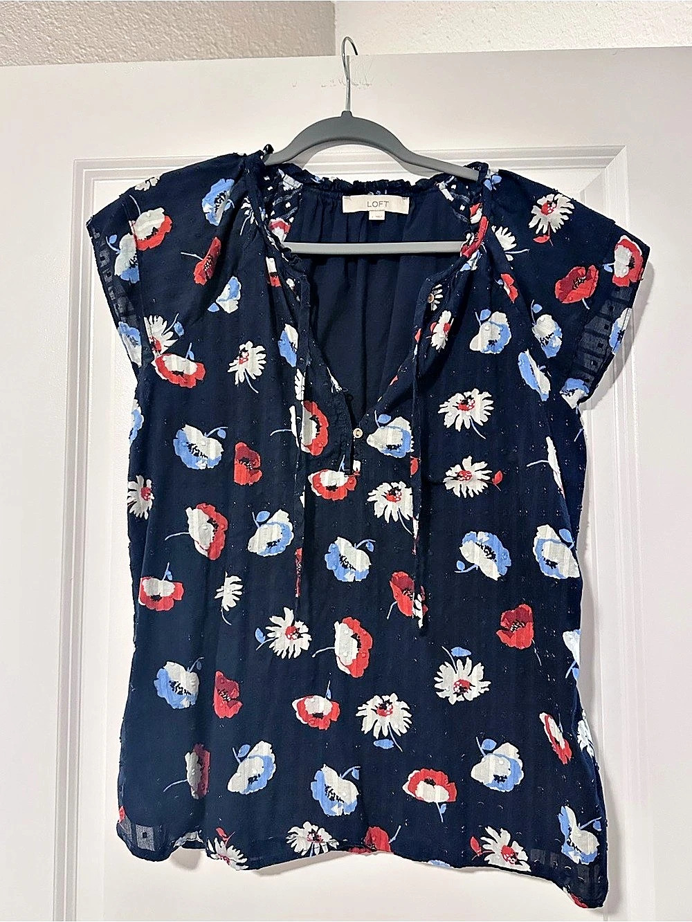 LOFT Floral Blouse in Blue & Red Size Medium Like New
